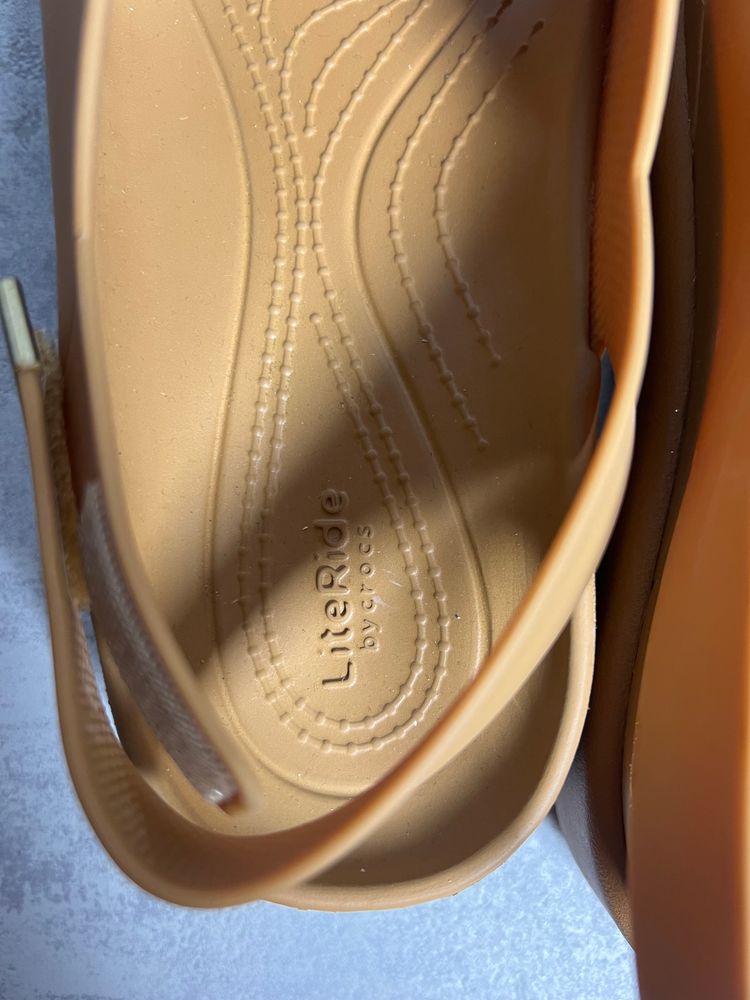 Immagine di Crocs - Kroksy Damskie 38-39EU 9