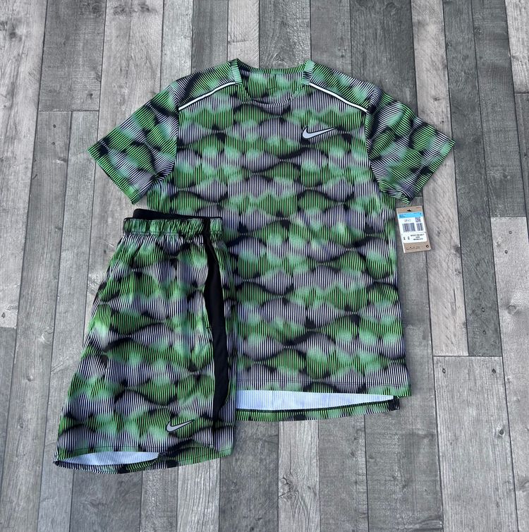 Nike Dri-Fit Miler Festival T-shirt & Short Set - ‘Green’ - Size Medium   obraz 2