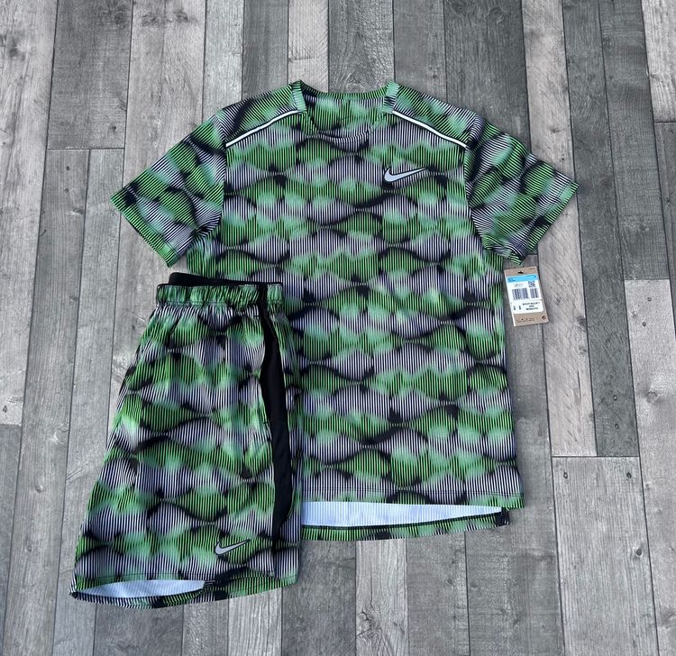 Nike Dri-Fit Miler Festival T-shirt & Short Set - ‘Green’ - Size Medium   image 1