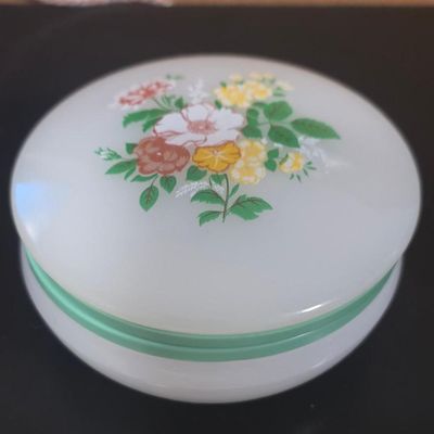 Round Floral Trinket Box vintage