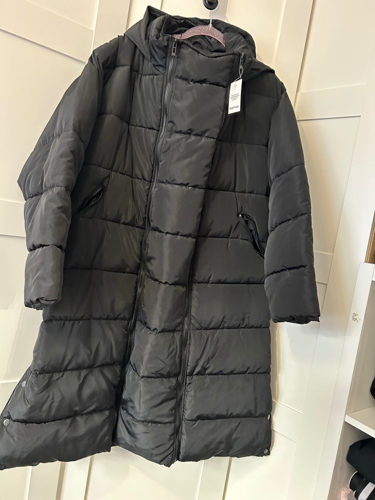 Black Long Puffer Coat obraz 2