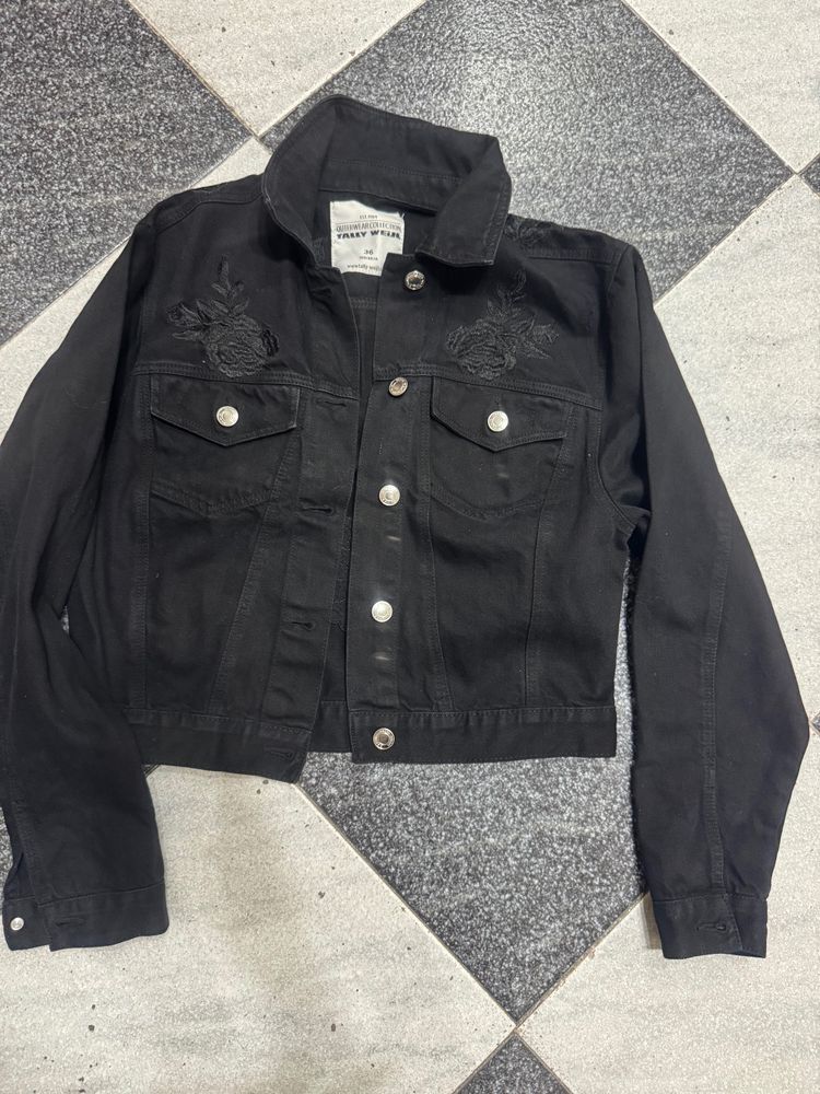 Black Denim Jacket With Floral Embroidery image 1