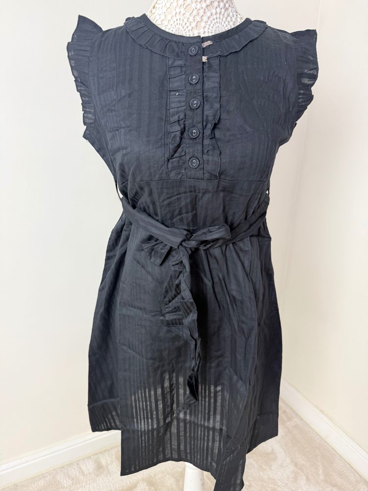 Black Sleeveless Dress With Belt 2
