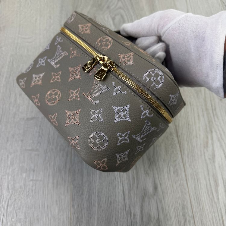 Louis Vuitton Women’s Nice Mini Toiletry Pouch 12