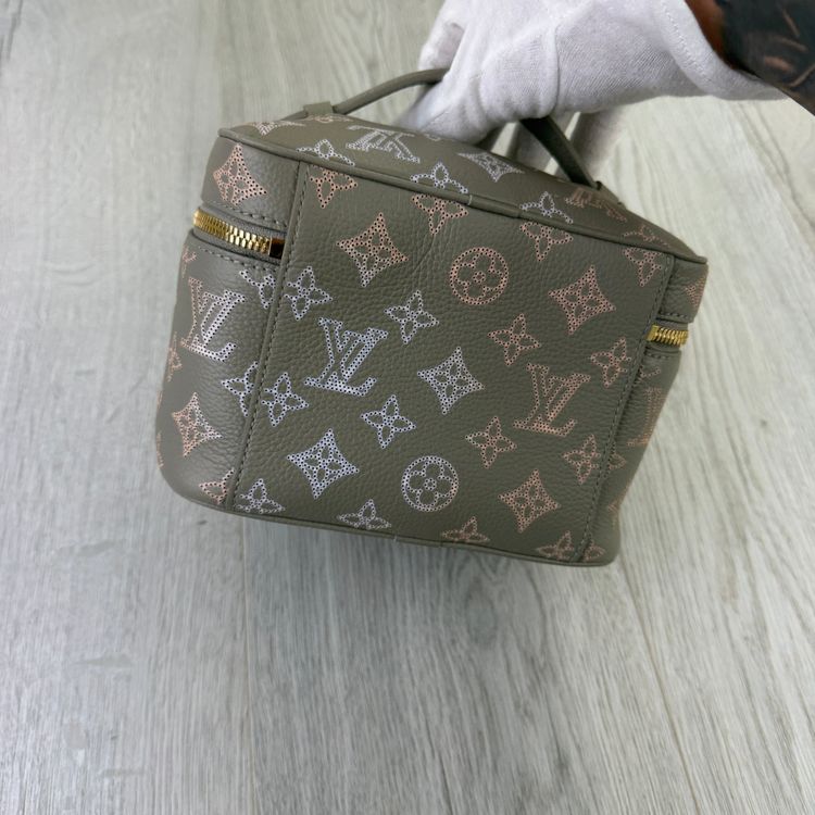 Louis Vuitton Women’s Nice Mini Toiletry Pouch 15