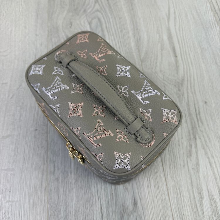 Louis Vuitton Women’s Nice Mini Toiletry Pouch 8
