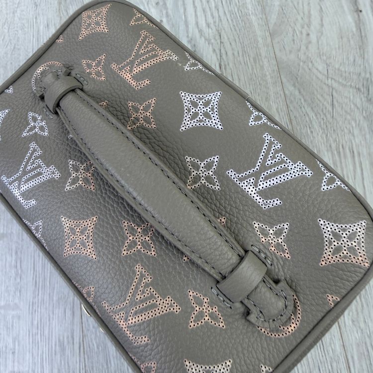 Louis Vuitton Women’s Nice Mini Toiletry Pouch 14