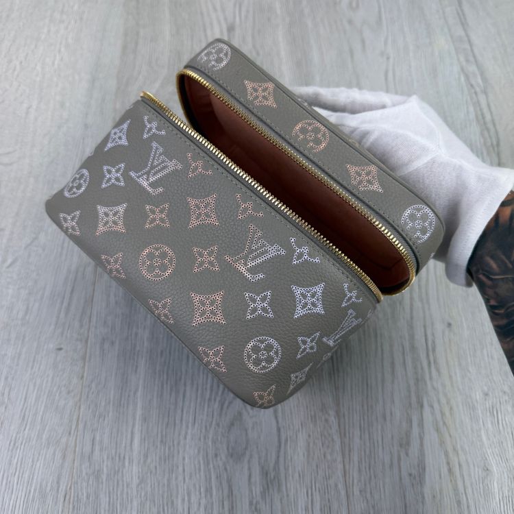 Louis Vuitton Women’s Nice Mini Toiletry Pouch 2