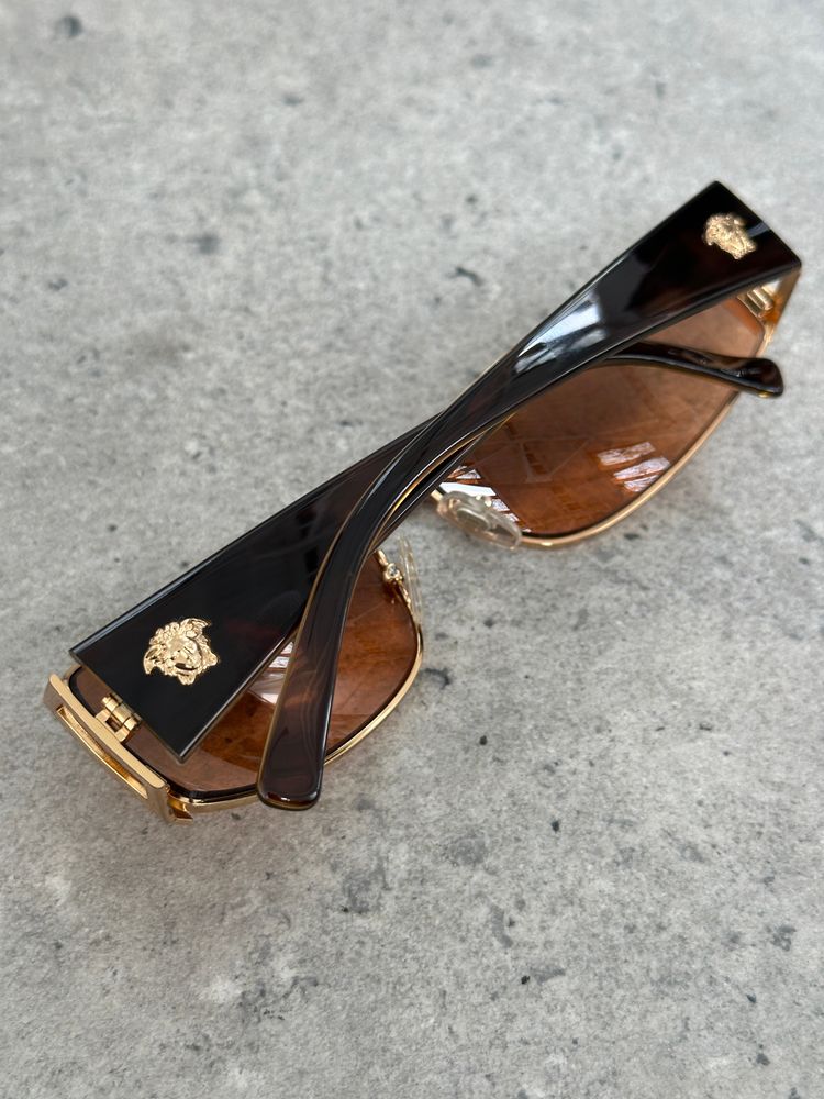 Versace 2000s Rectangular Medusa Logo Sunglasses 3