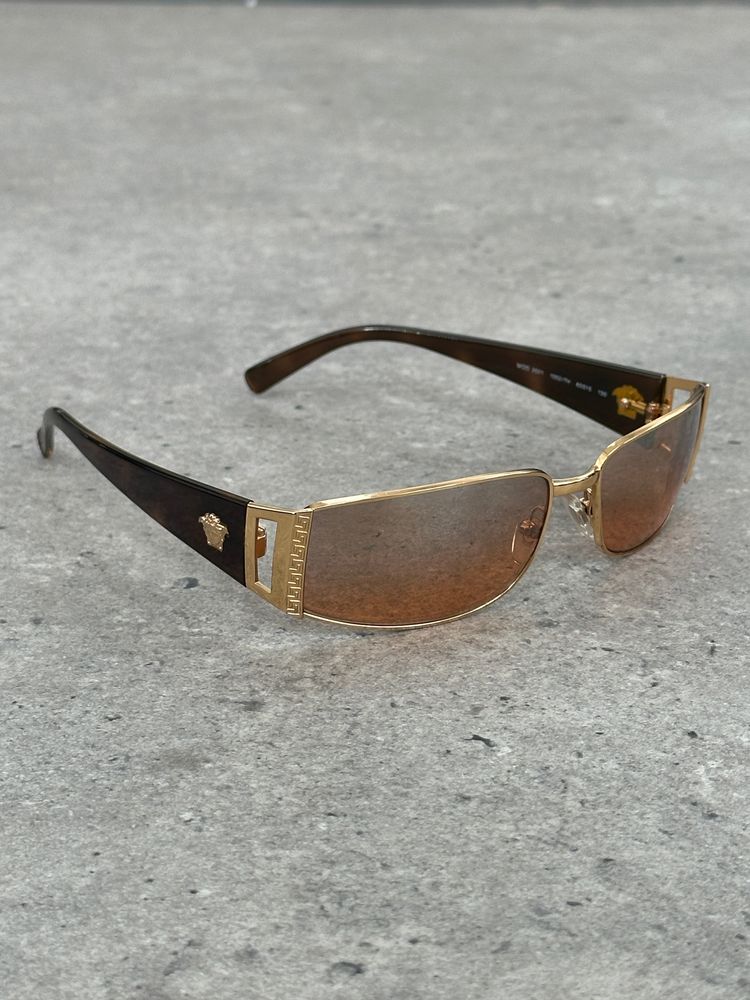 Versace 2000s Rectangular Medusa Logo Sunglasses 8