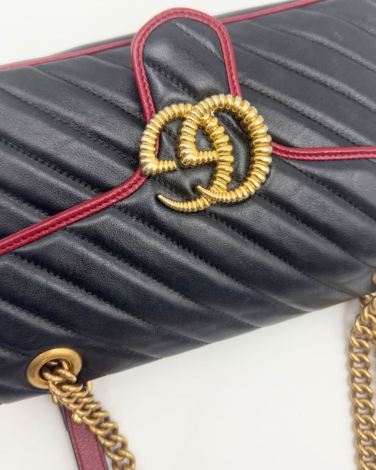 Gucci Borsa GG Marmont Small Pelle Matelassé Nera — Pre-owned Autentica obraz 3