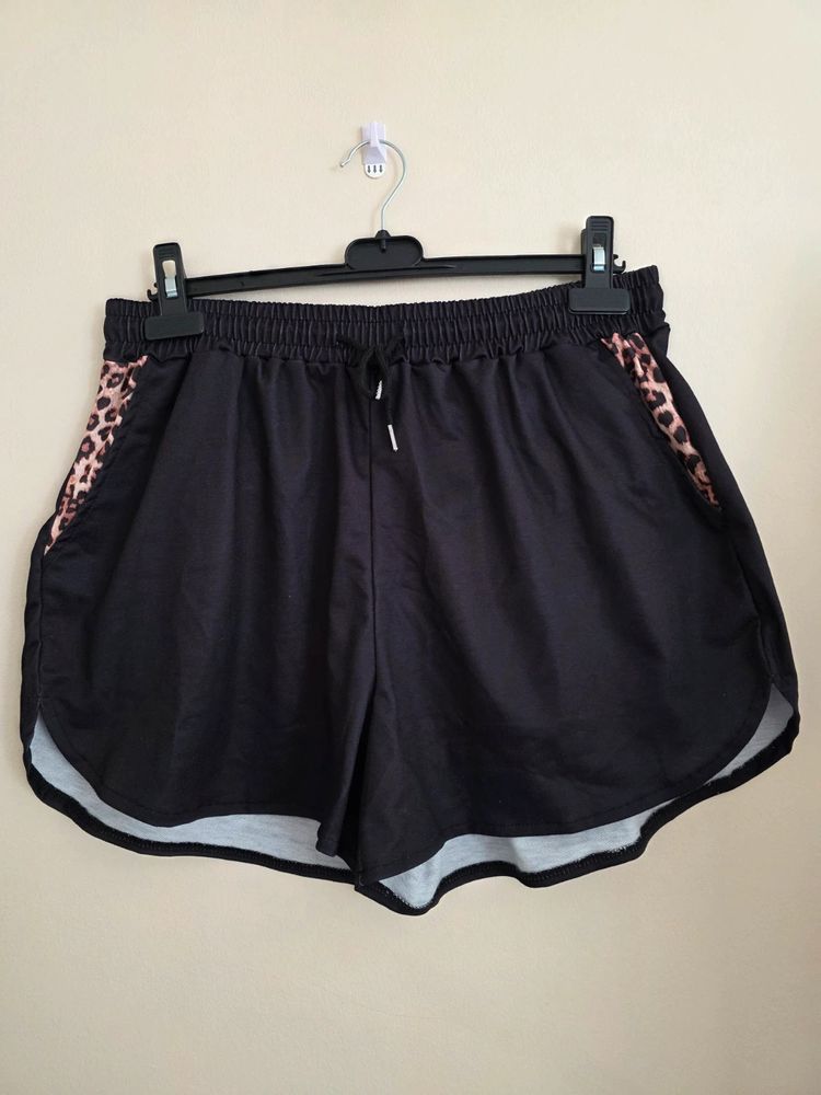 Black & Leopard Print 2-Piece Top & Drawstring Shorts Lounge Co-Ord Set (Size 1XL / UK 16-18) imagen 6