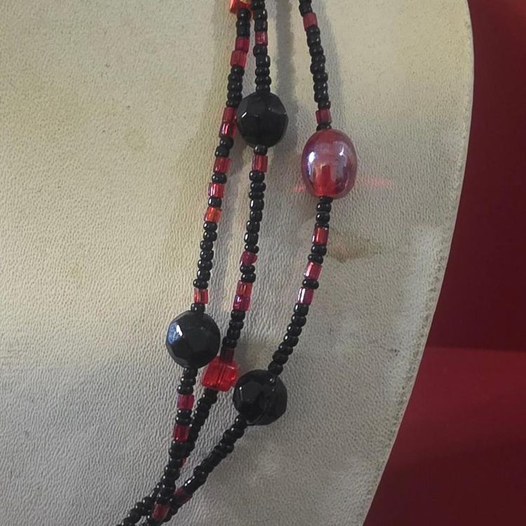 Immagine di Black And Red Beaded Necklace Glass  5