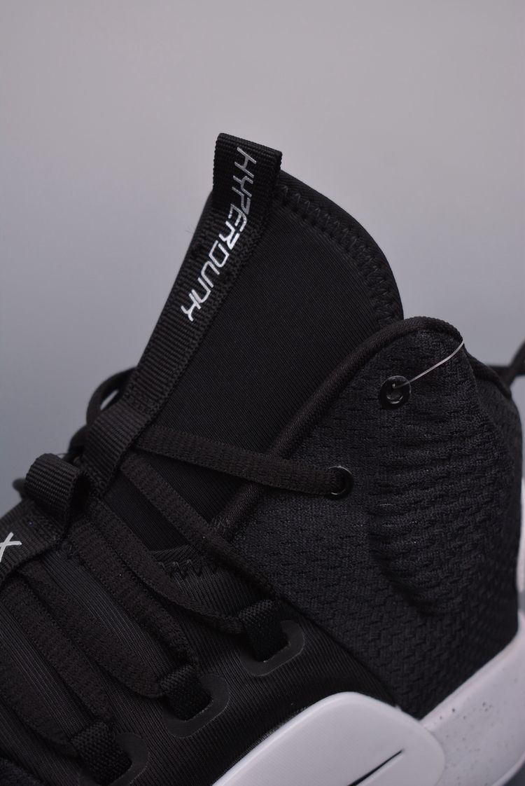 Sneakers image 6