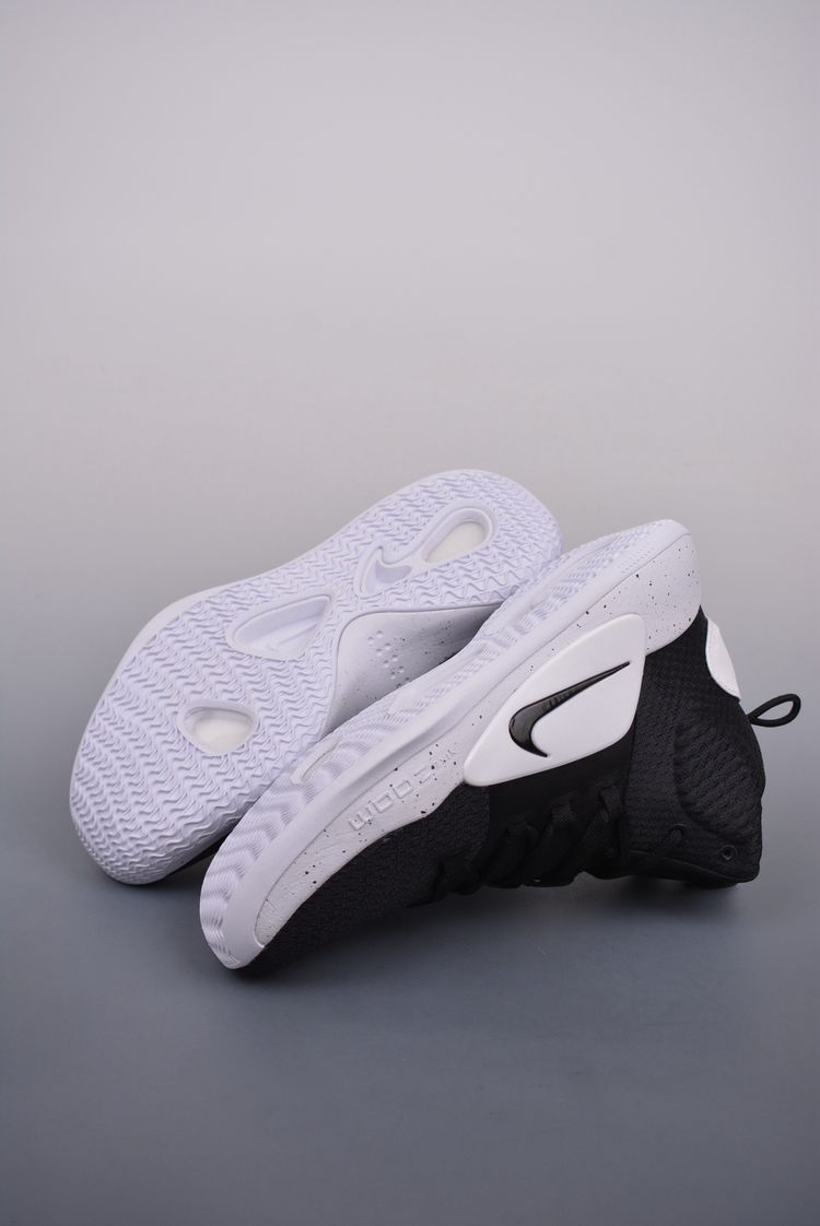 Sneakers image 4