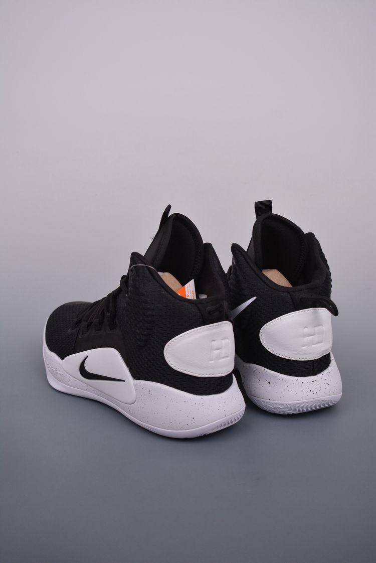 Sneakers image 2
