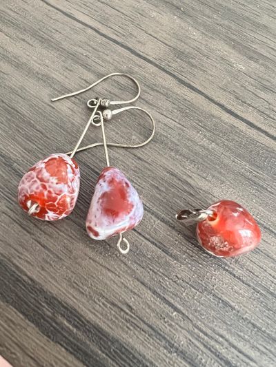 Red And White venetian agate Earrings And Pendant Set