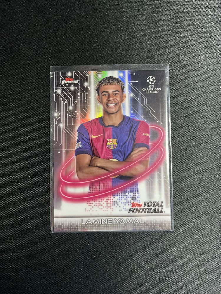 Lamine Yamal case hit topps finest