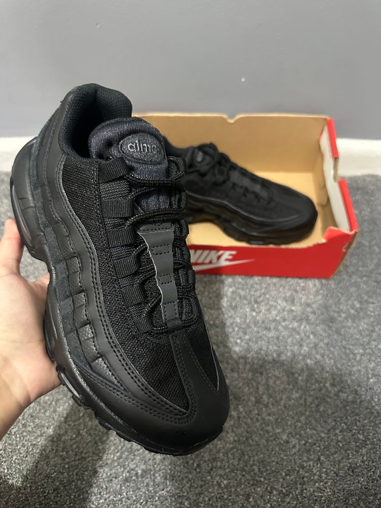 Nike Black Sneakers air max 95 uk5.5 obraz 1
