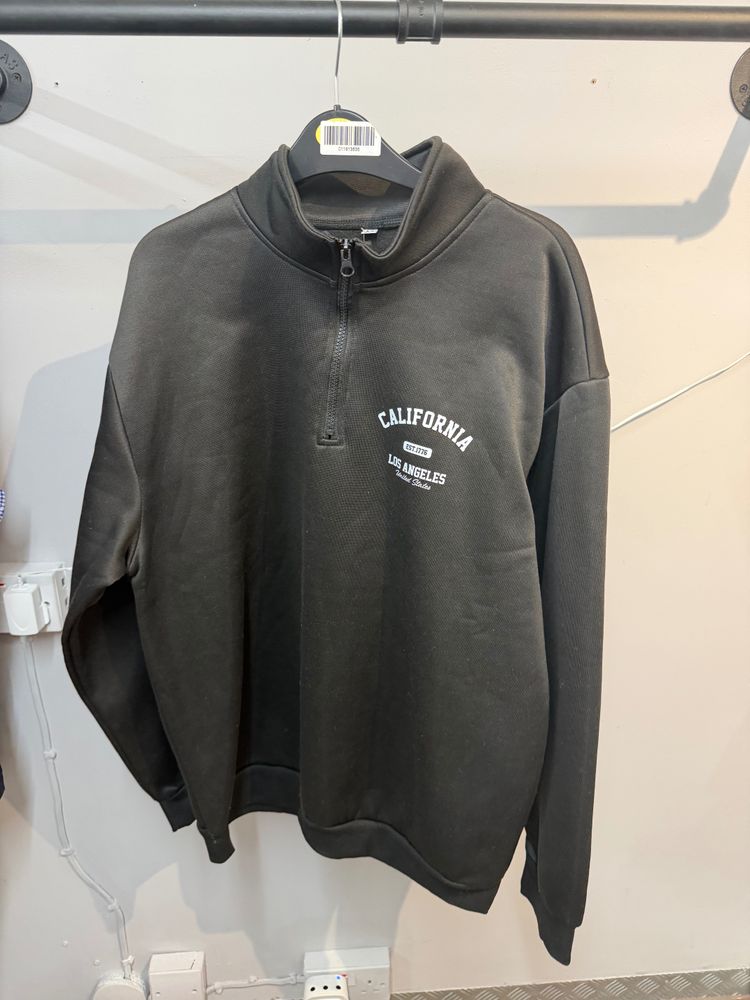 Other Black Quarter-Zip Sweatshirt With California Los Angeles Print - Viral and trending product image