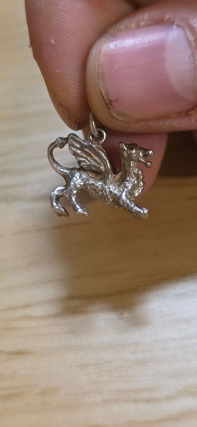 9ct 375 fully hallmarked dragon 3.51grams imagen 7