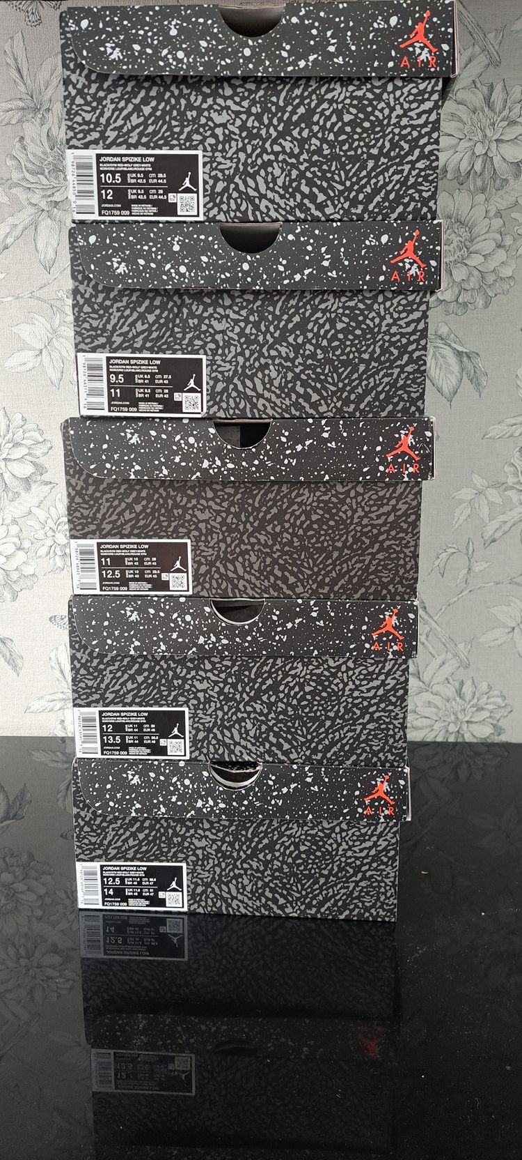 Jordan Spike Low Black Gym Red Wolf UK  9.5  Brand new Full box image 6