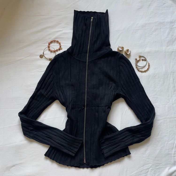 90’s Black Zip-Up Knit Sweater image 2