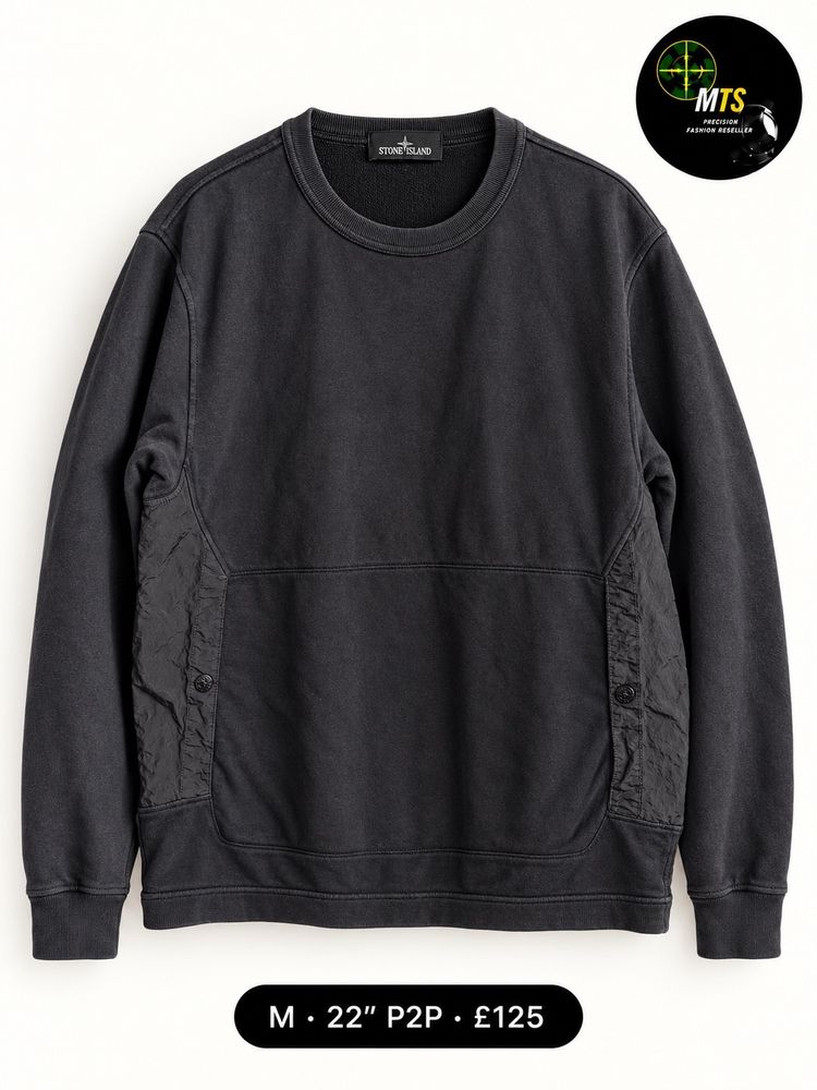 Immagine di 2422 Stone Island Black Sweatshirt 22” p2p 1