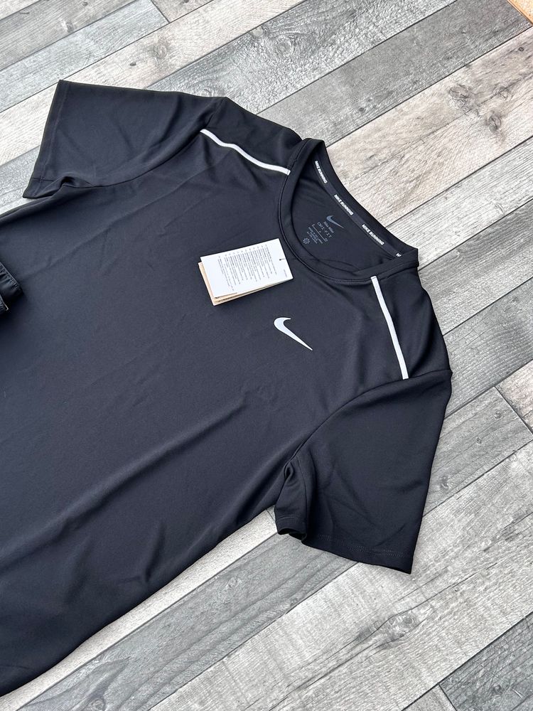 Nike Dri-Fit Miler T-shirt & Short Set - ‘Black Reflective’ - Size Small   5