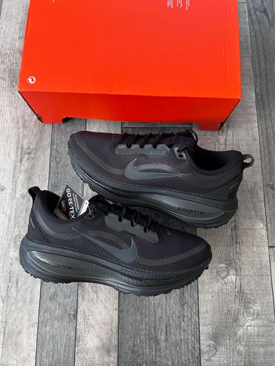 Nike Vomero 18 GTX Waterproof Road Running Training Trainers ‘Reflective Black’ - HQ7001-001 - Size UK 9