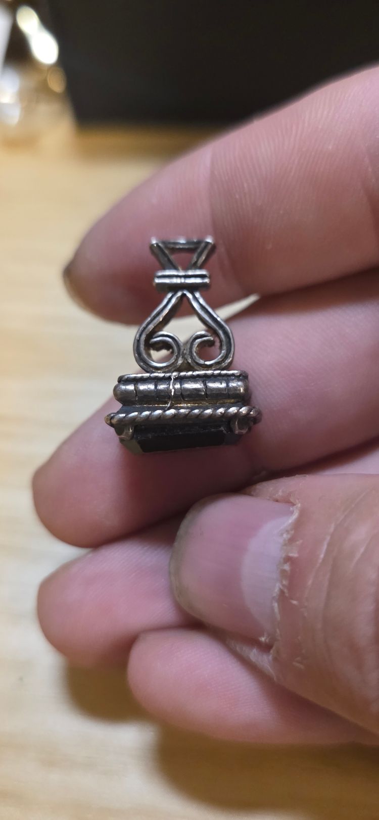 Solid silver Roman Fob absolutely gorgeous set with garnet obraz 2