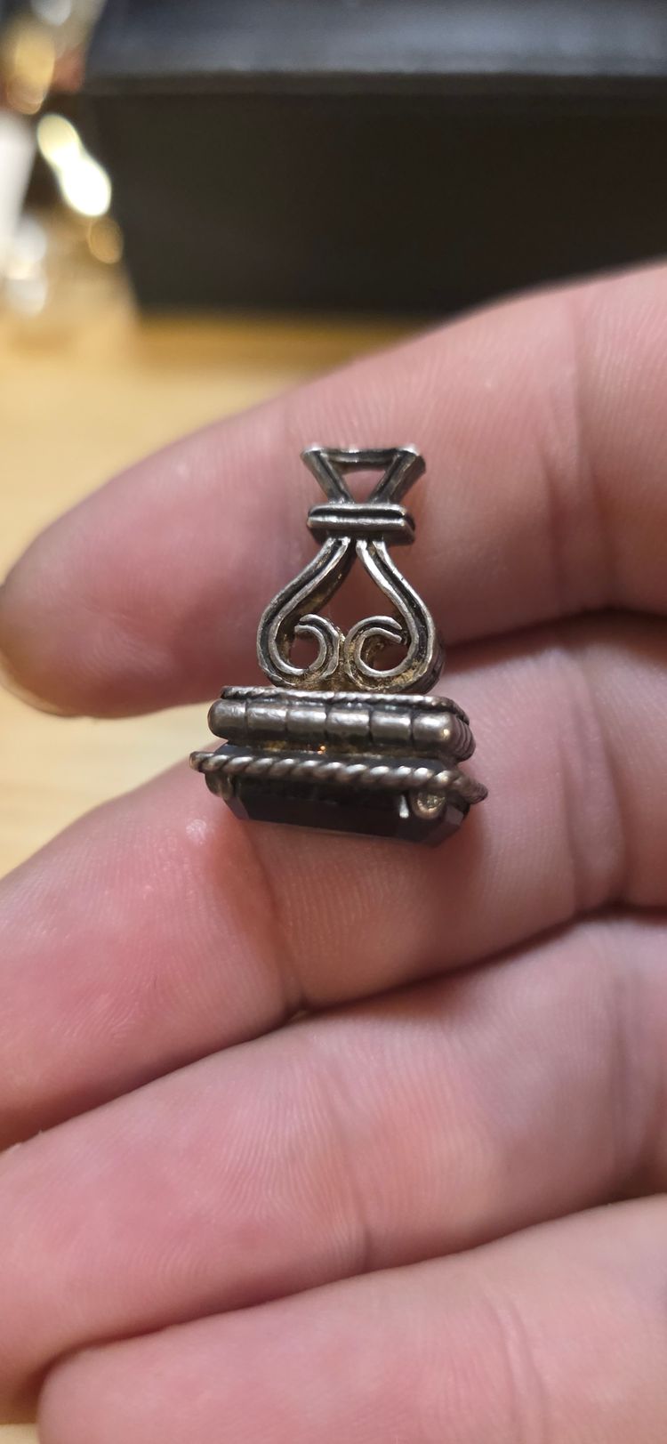 Solid silver Roman Fob absolutely gorgeous set with garnet obraz 6