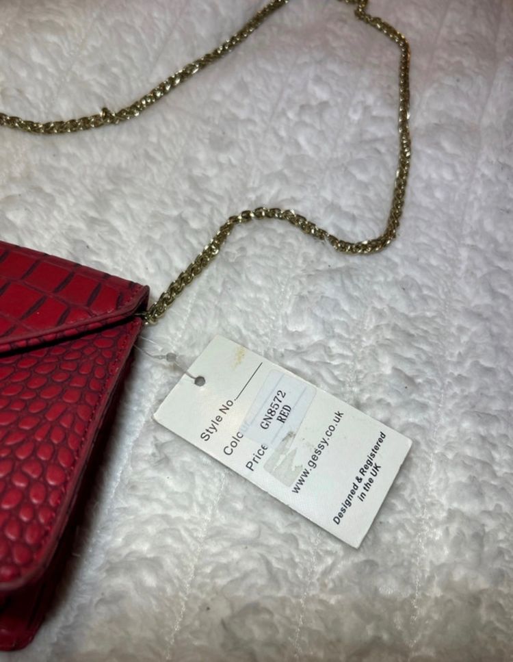 Red Crocodile Pattern Shoulder Bag With Chain Strap obraz 7