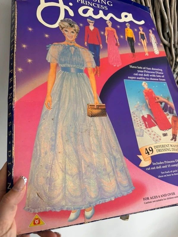 Dressing Princess Diana Paper Doll Set obraz 2