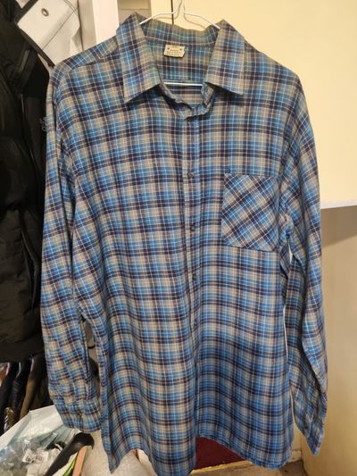 Blue Plaid Long-Sleeve Shirtrealy great condition