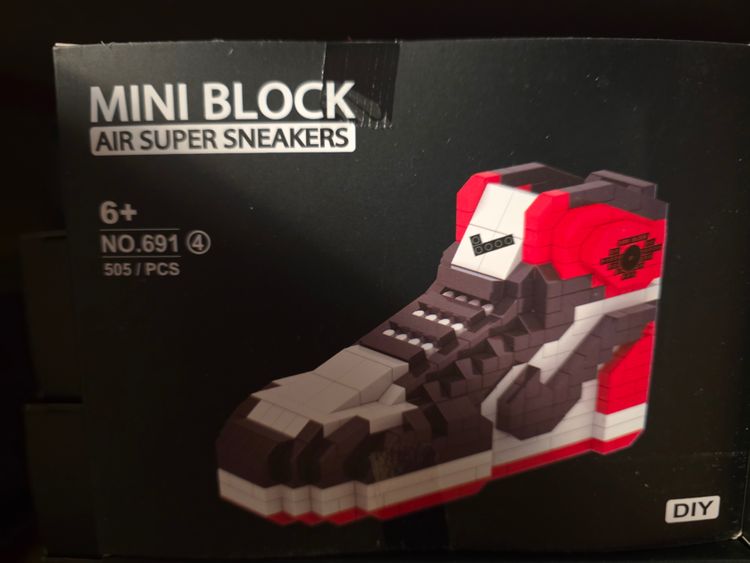 Mini Block Air Super Sneakers White black red 