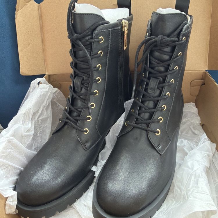 Immagine di Coach Lyra Black Leather Combat Style Zip/Lace Boots Size 6.5 Uk £325 BNIB 1