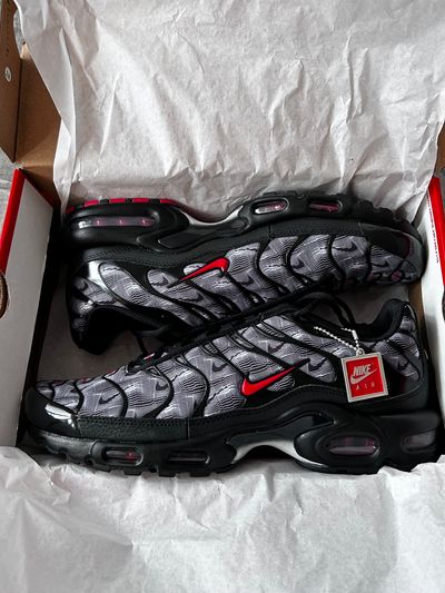 Nike Air Max Plus TN ‘Black University Red’