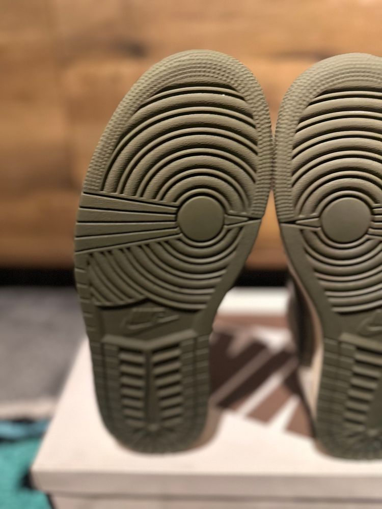 Nike Air Jordan 1 Travis Scott “Medium Olive” U.K. 8.5 image 4