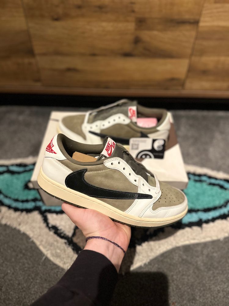 Nike Air Jordan 1 Travis Scott “Medium Olive” U.K. 8.5