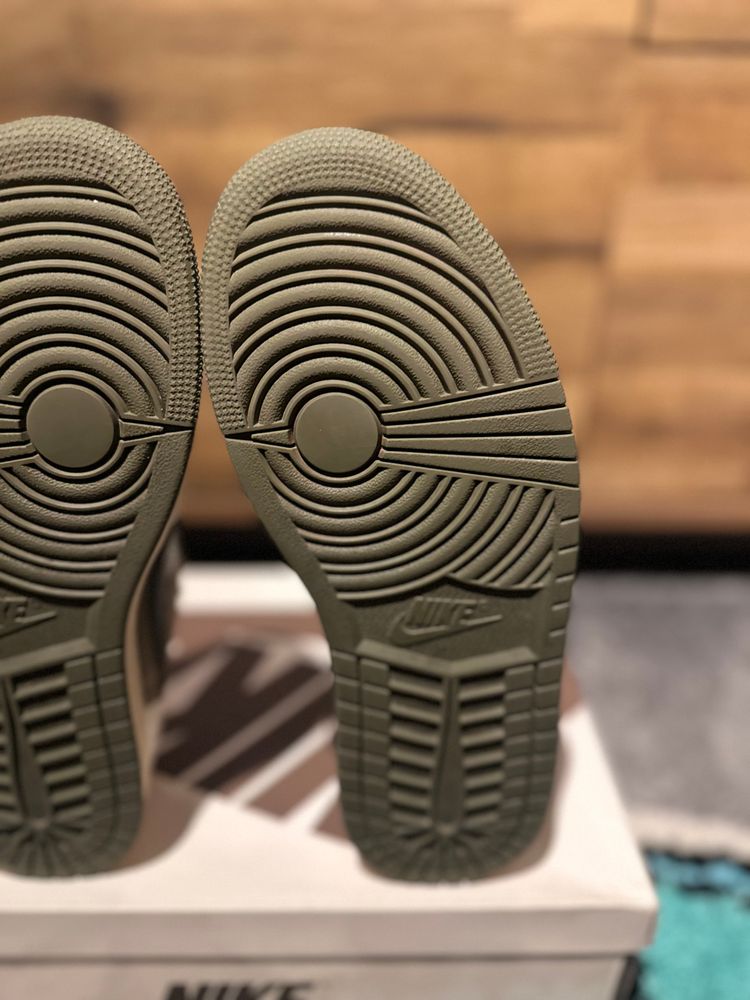 Nike Air Jordan 1 Travis Scott “Medium Olive” U.K. 8.5 image 5