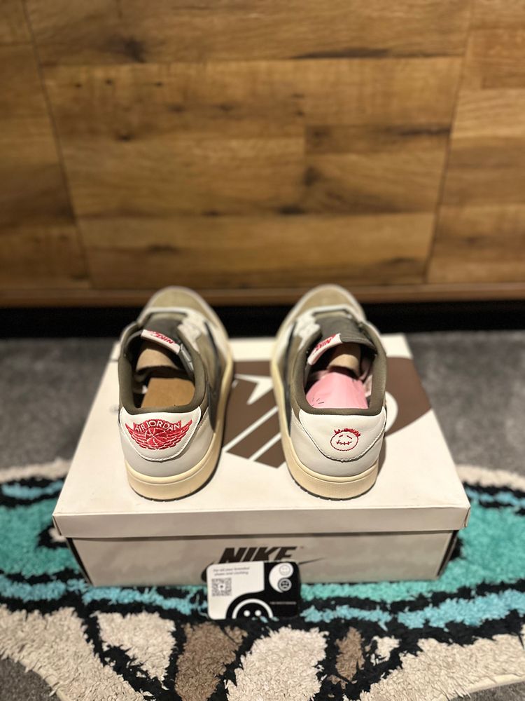 Nike Air Jordan 1 Travis Scott “Medium Olive” U.K. 8.5 image 7