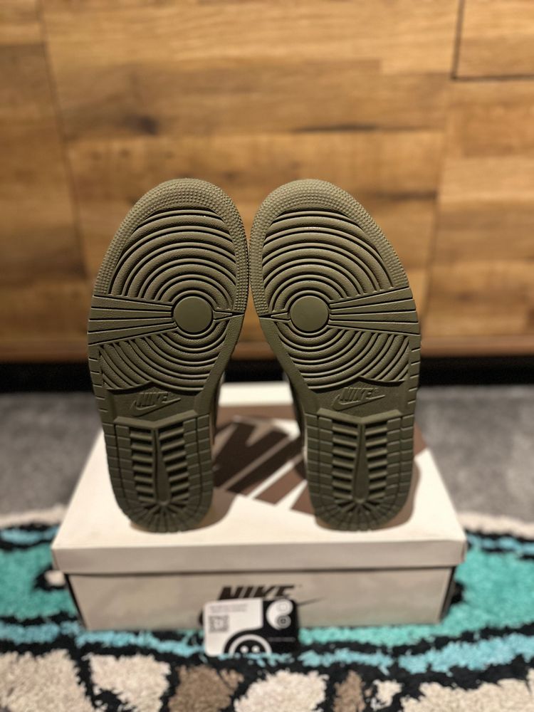 Nike Air Jordan 1 Travis Scott “Medium Olive” U.K. 8.5 image 3