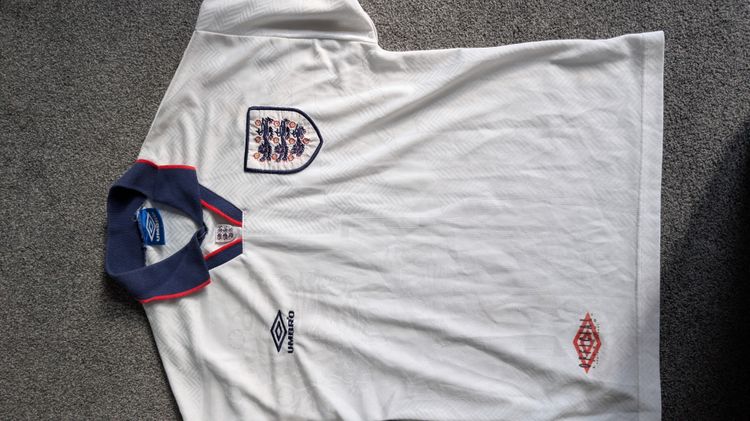 Umbro White England Football Shirt 93-95 size small