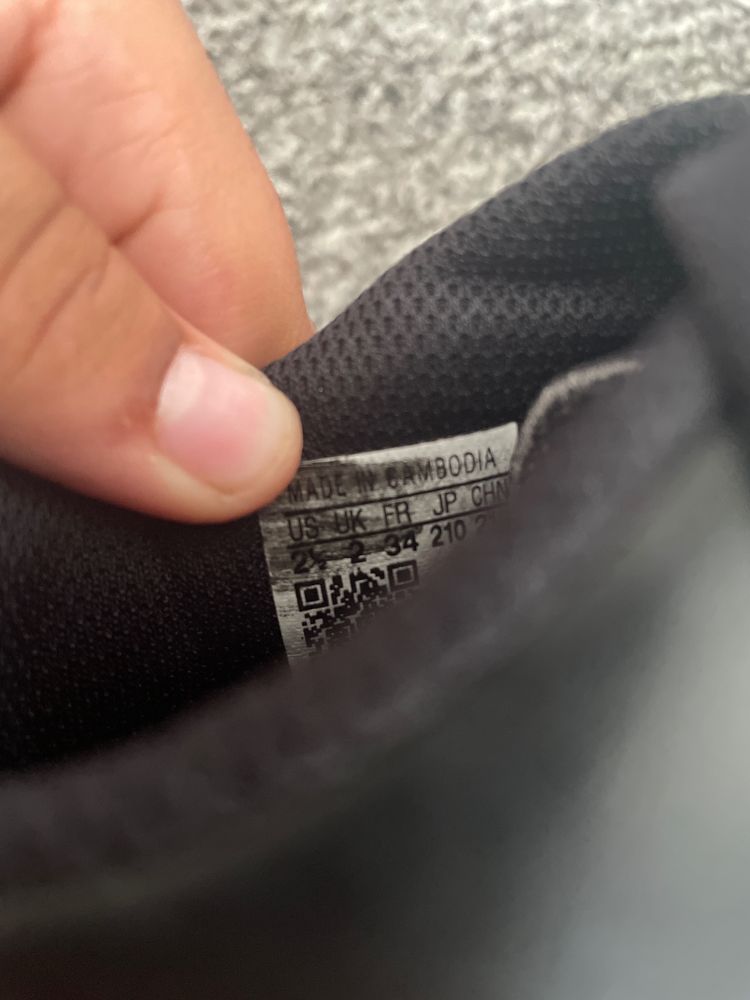 Black Sports Shoes image 3