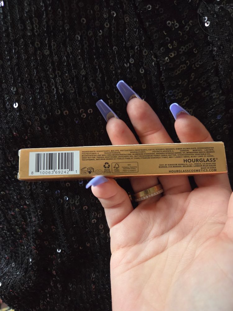 Hourglass Volumizing Glossy Stick image 4