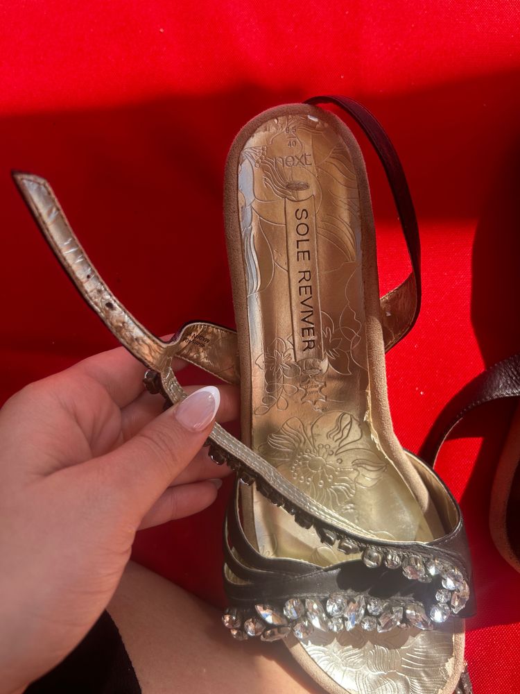 Y2K embellished wedges size 7  image 3