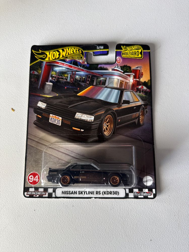 Hot Wheels Nissan Skyline Rs (Kdr30) Die-Cast Car