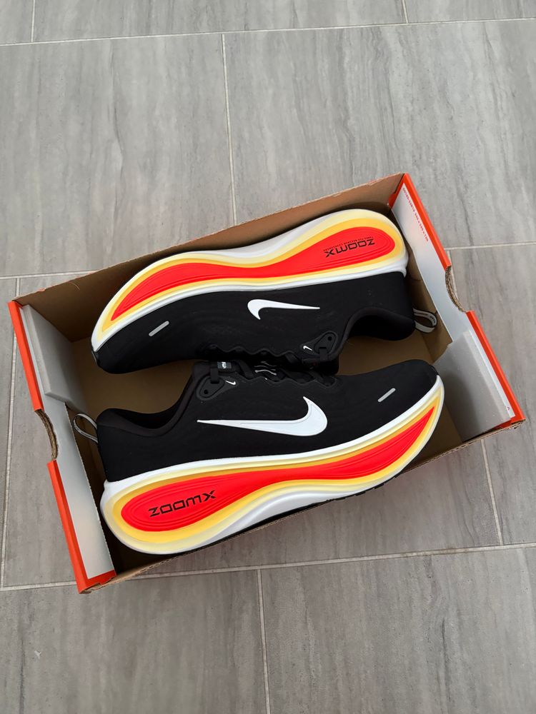 Nike Vomero Plus Road Running Trainers - ‘Black White Crimson’ - Size UK 8,8.5 9