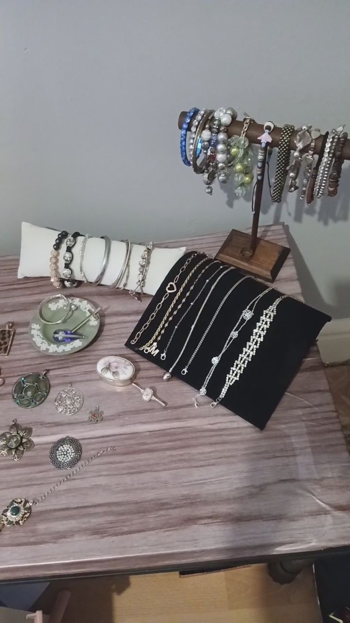 Unknown Jewelry Display Set product image